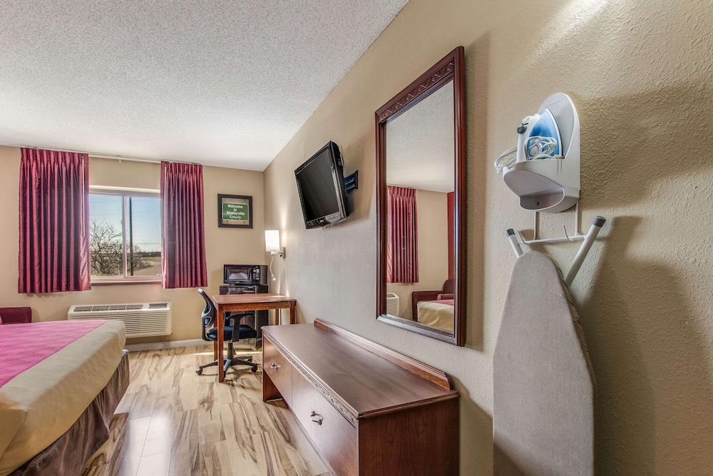 Econo Lodge Shelbyville - Property Image 10