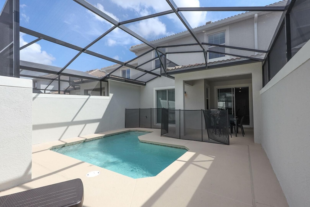 4815ds-non Renting February 1, 2023 Storey Lake - Image 1