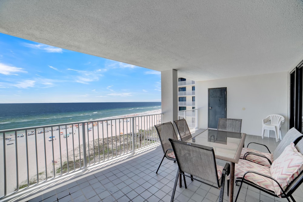 Pelican Pointe 805