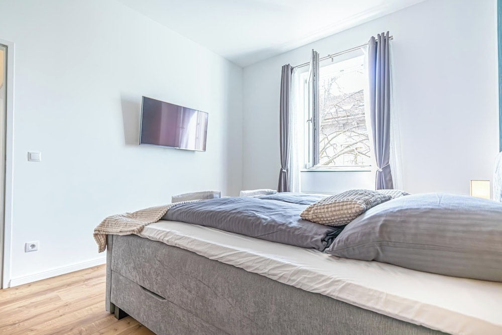 Sweet 2BR 1LR Apartment Donaustadt
