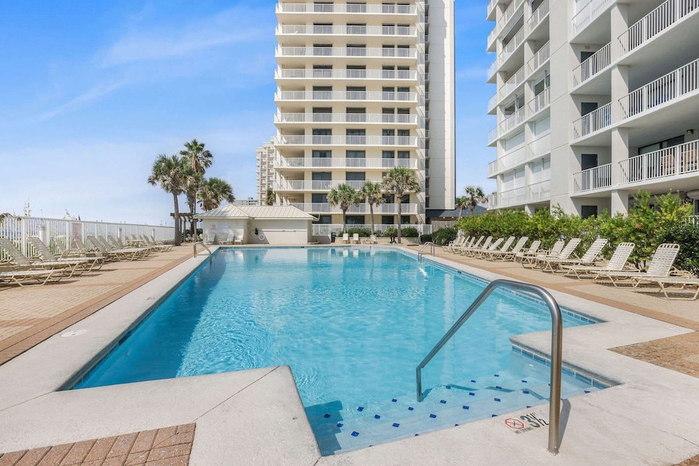 Pelican Pointe 301- Corner Unit Gulf-front