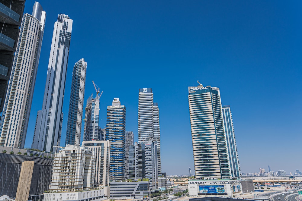 HiGuests - Burj Al Nujoom Tower