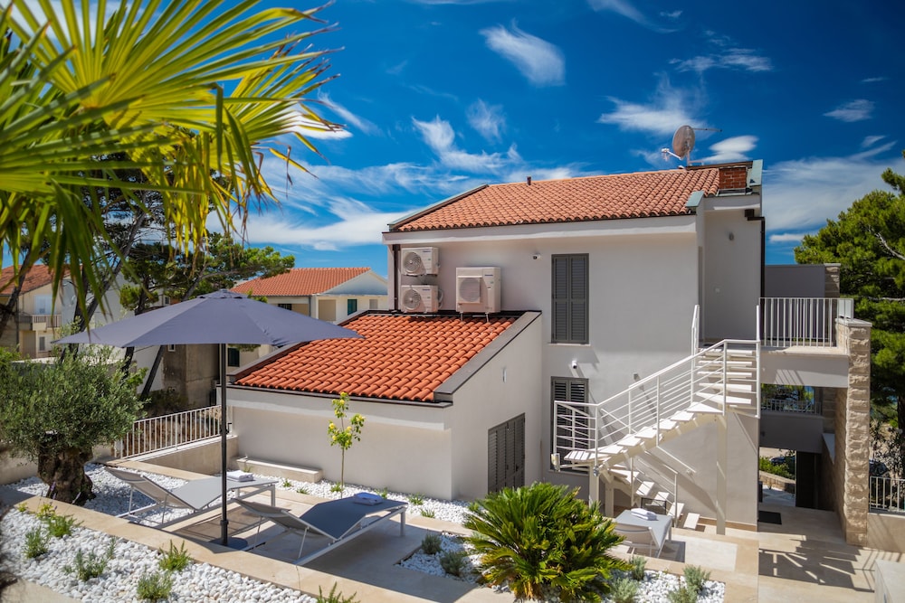 Villa MT Brela view 3