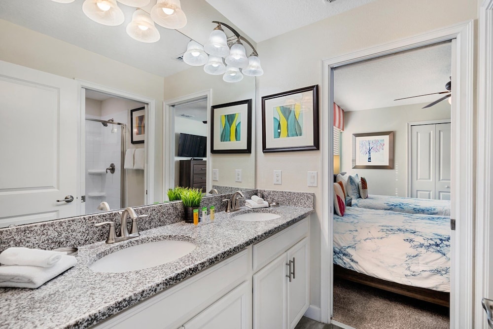 Championsgate Resort 6 Bedroom Private Pool Home with Theater 6 Home