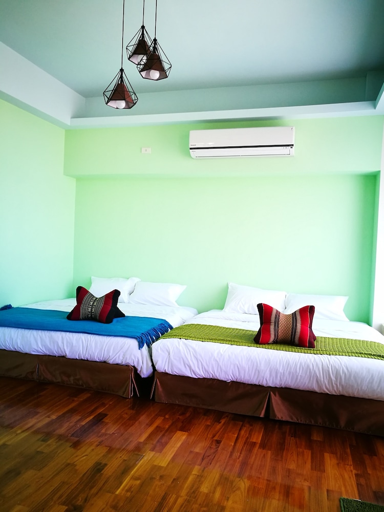 198 Red Hat B&B
