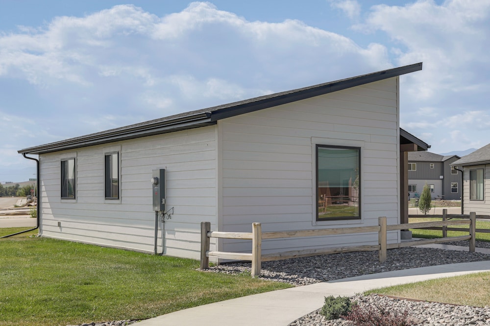 Mtn-views, Pet-friendly! Family Home in Ranchester