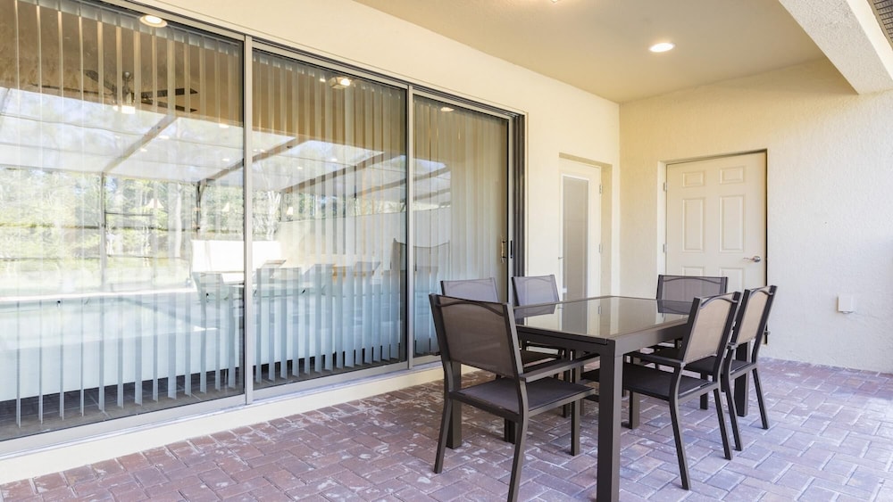 Cozy 4BR Town Home With Pool Close to Disney view 4
