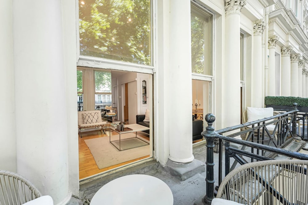 2-bed Knightsbridge Home