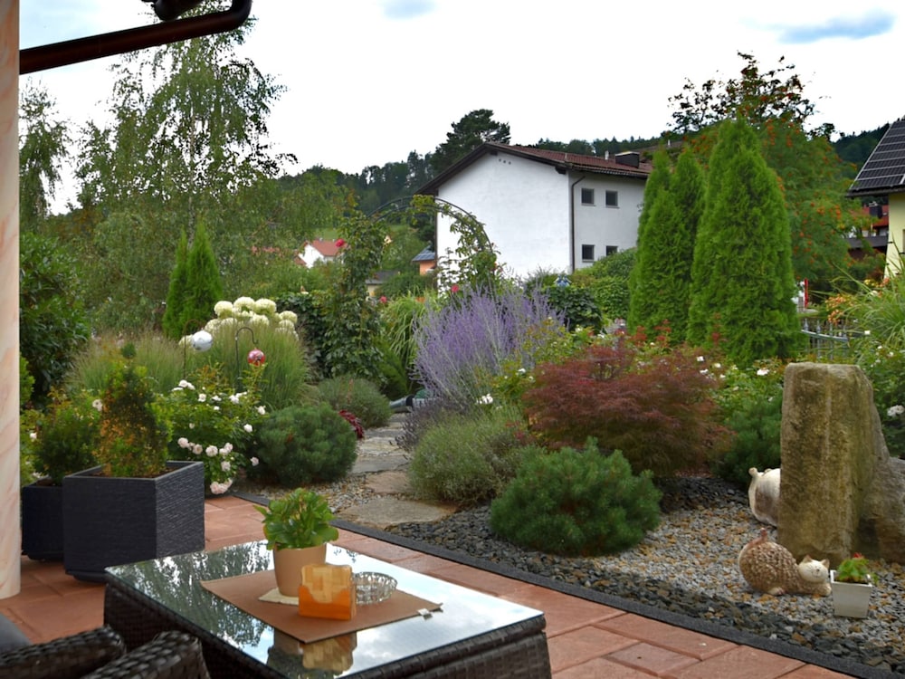 Scenic Apartment With Balcony, Garden, Deckchairs, Barbecue
