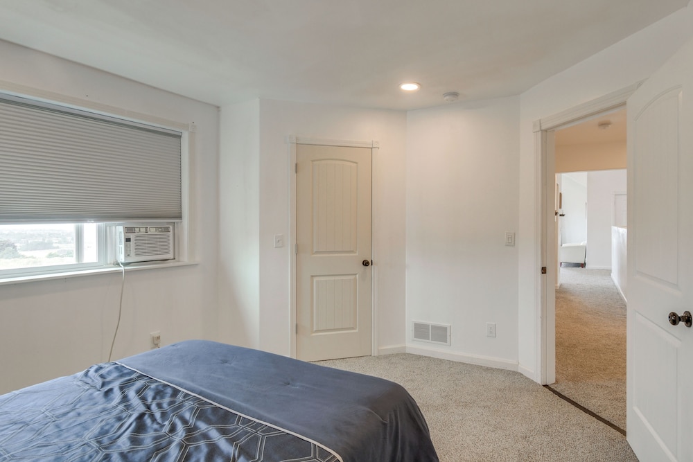 Balcony & Stunning Views: Airy Apt in Idaho Falls