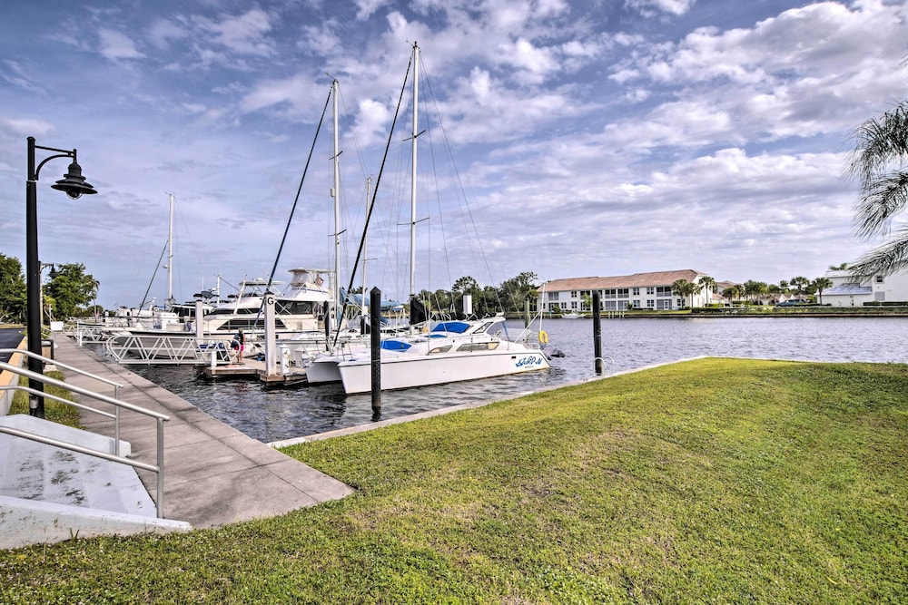 Sail + Soak: Naples Condo w/ Heated Pool Access