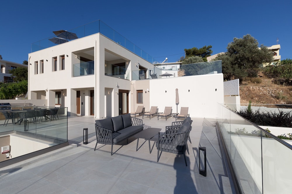 Villa Santa Irini 2 - With Heated Pool