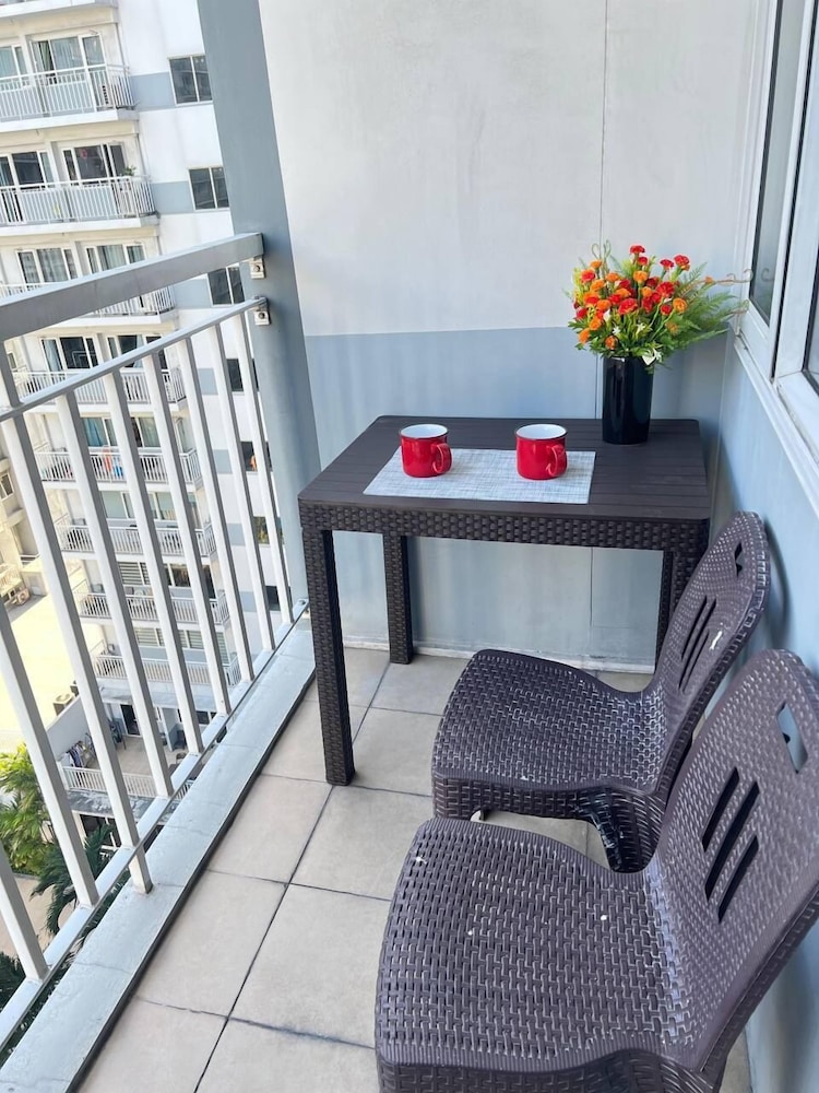 1 BR Shell Residences Facing amenities