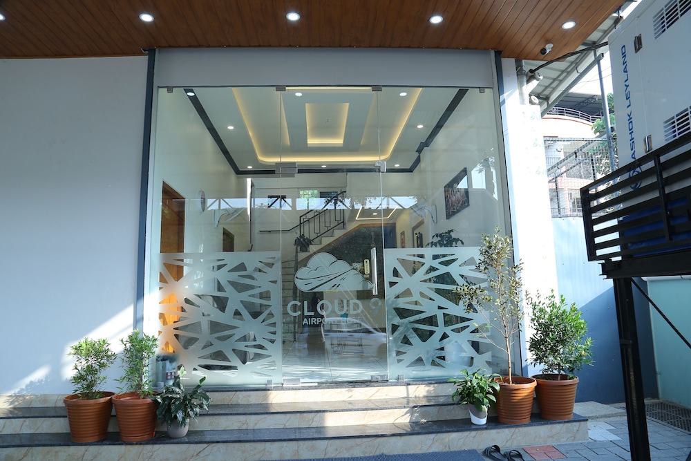 Cloud9 Airport Hotel