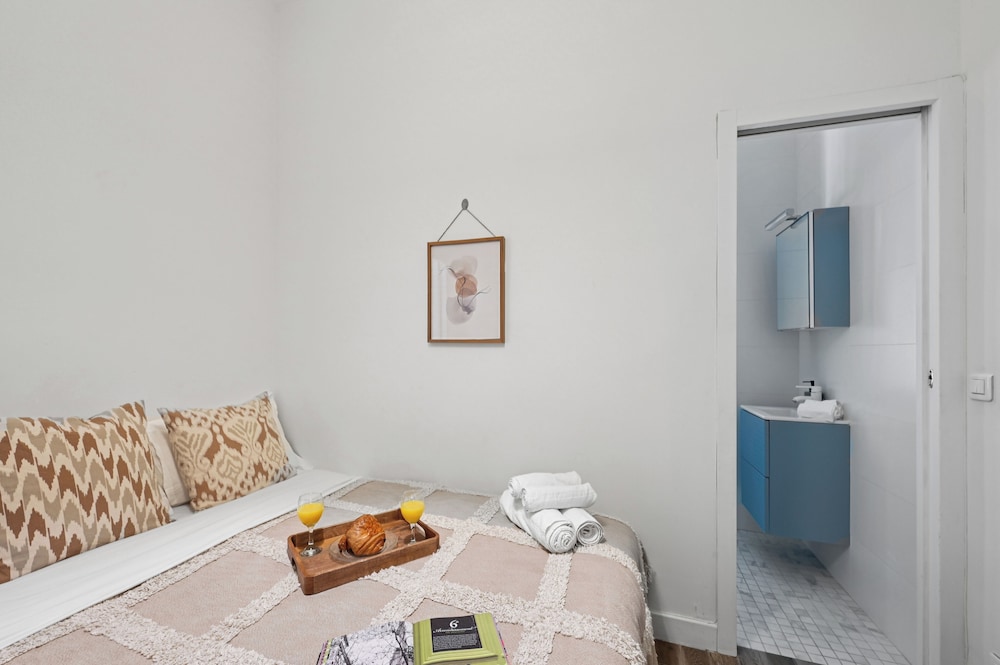 Stylish 1BR Flat Near Luxembourg Gardens