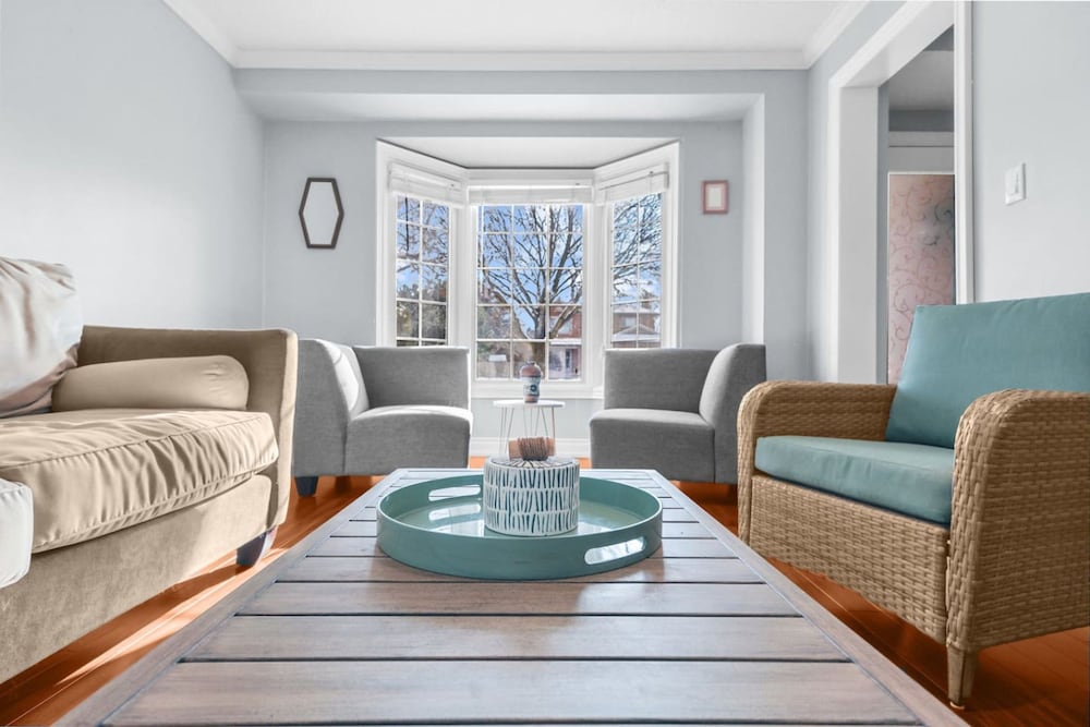 Stylish 3BR Whitby Home in Prime Location