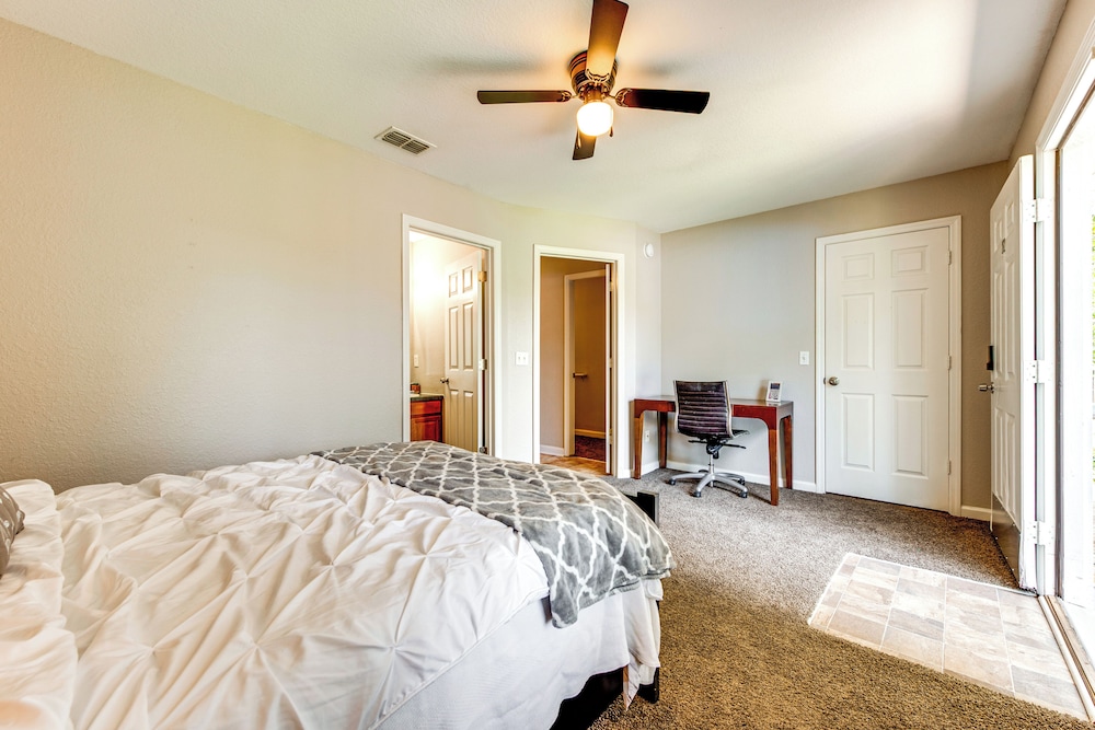 Universities, Parks & More: Getaway in Tallahassee