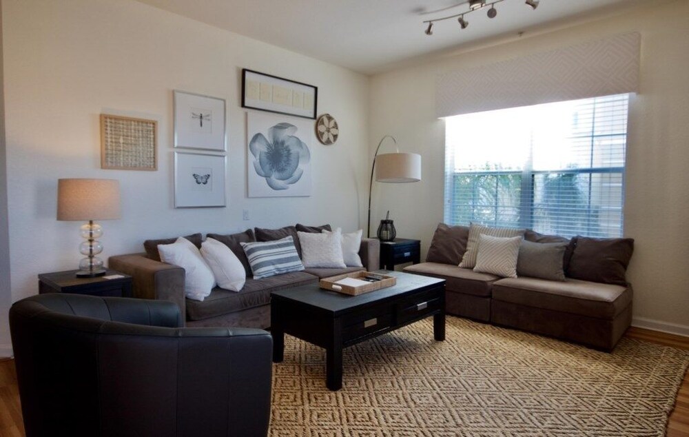 Vista Cay Epic. New! 3 Bedroom Condo by RedAwning