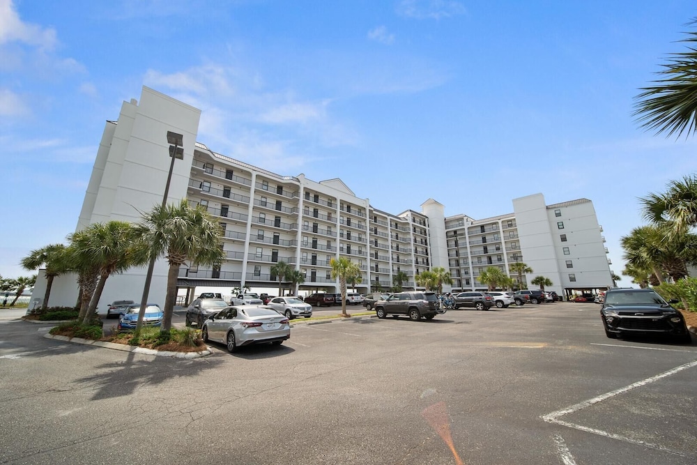 Grand Pointe 602