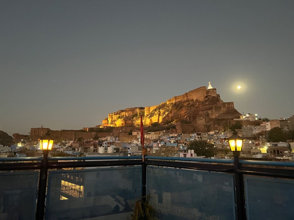 Raj Mandir Boutique Home Stay