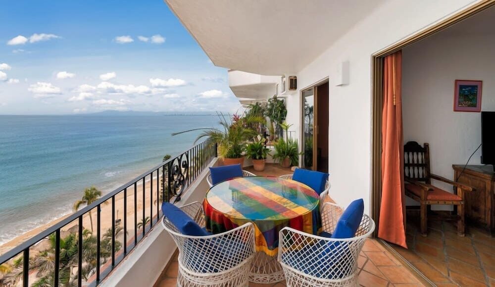 Ocean View 2Br Condo-balcony-beach-pool 710