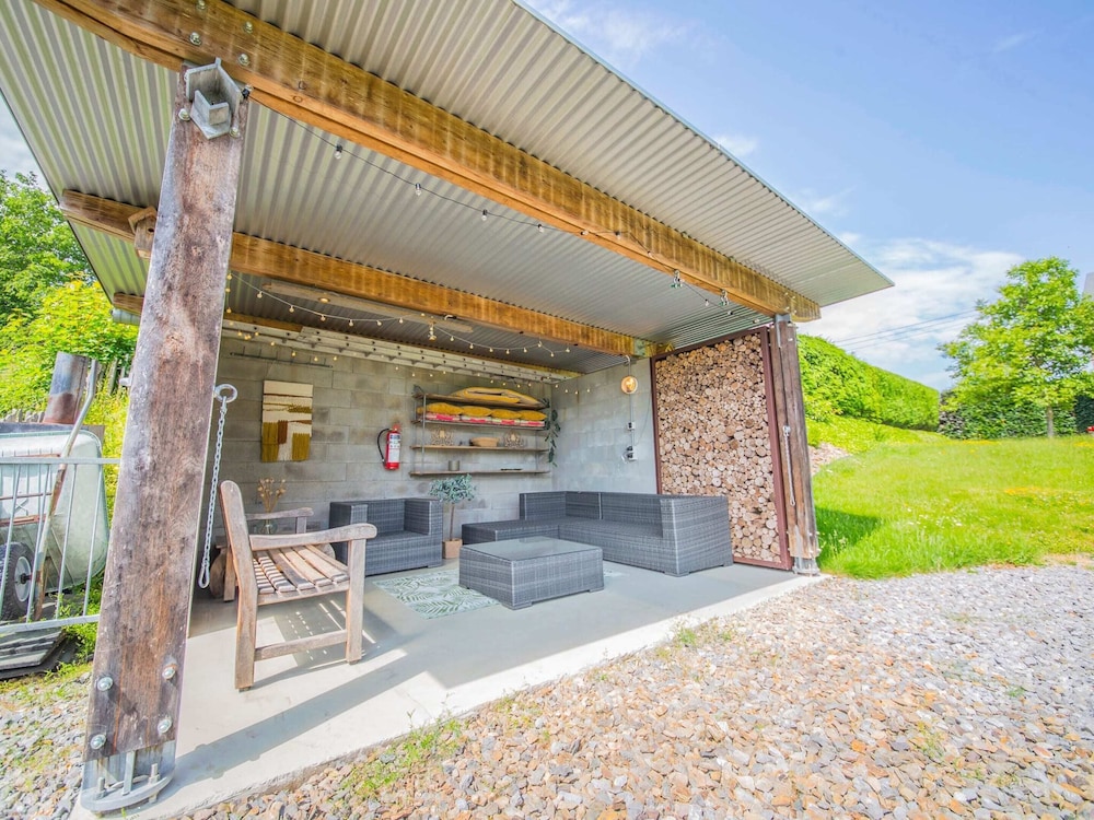 Holiday Home With a Terrace in Warisy