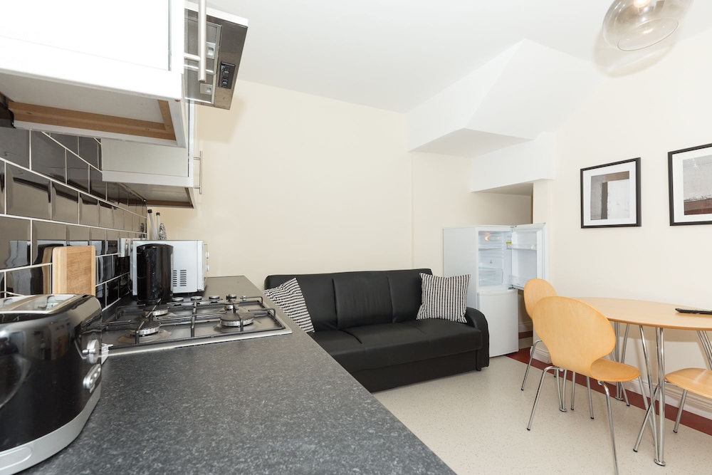 Gateshead Vacations - The Apartment Company - Property Image 11