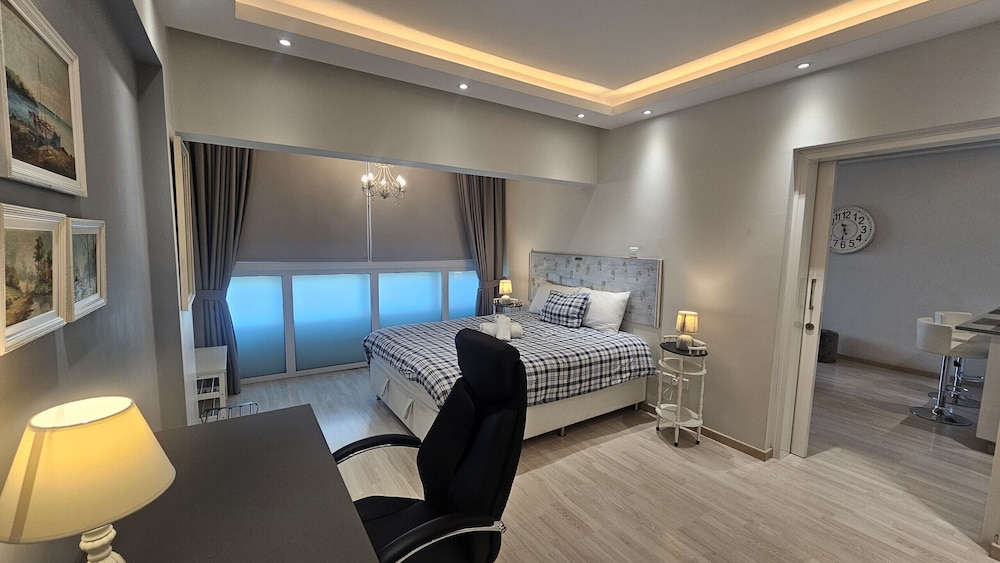 116 NIC 302b - Stay Armonia Central Suite