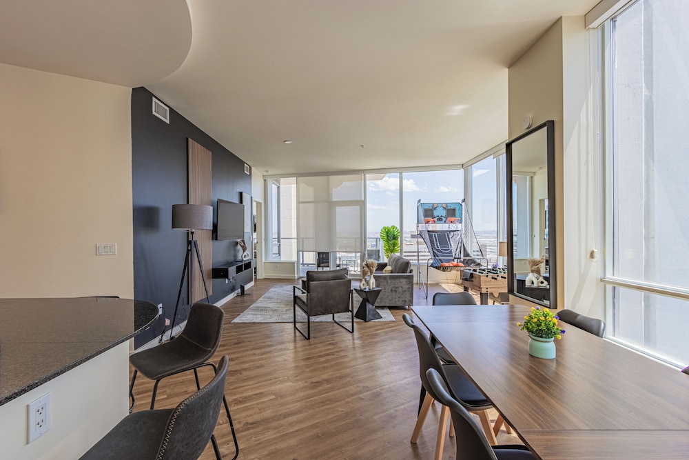 ROVE LIVING/KL - 44 Monroe