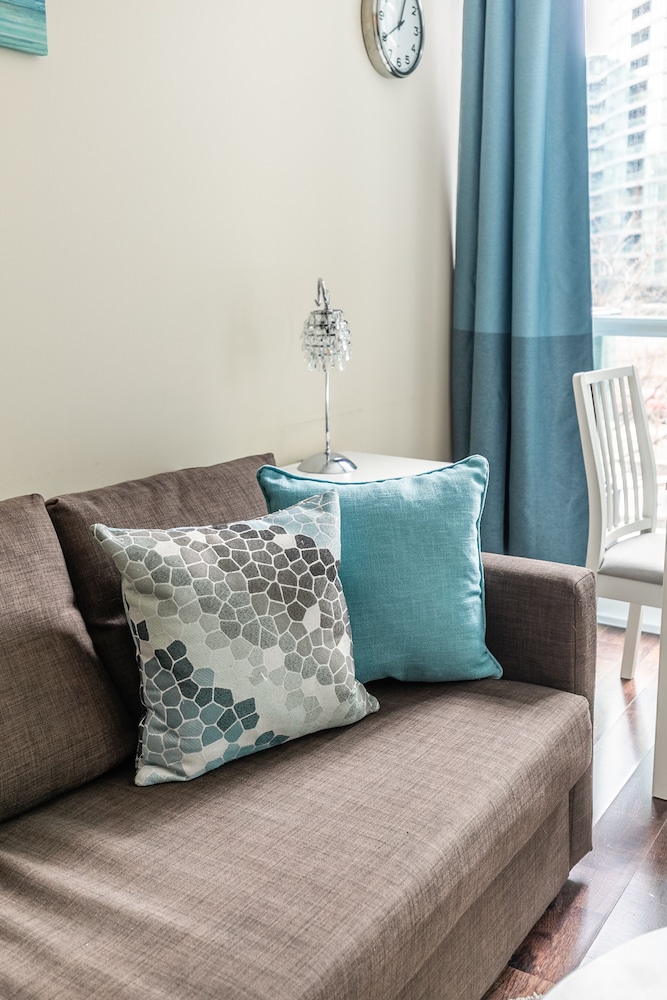 GLOBALSTAY. Fort York Apartments