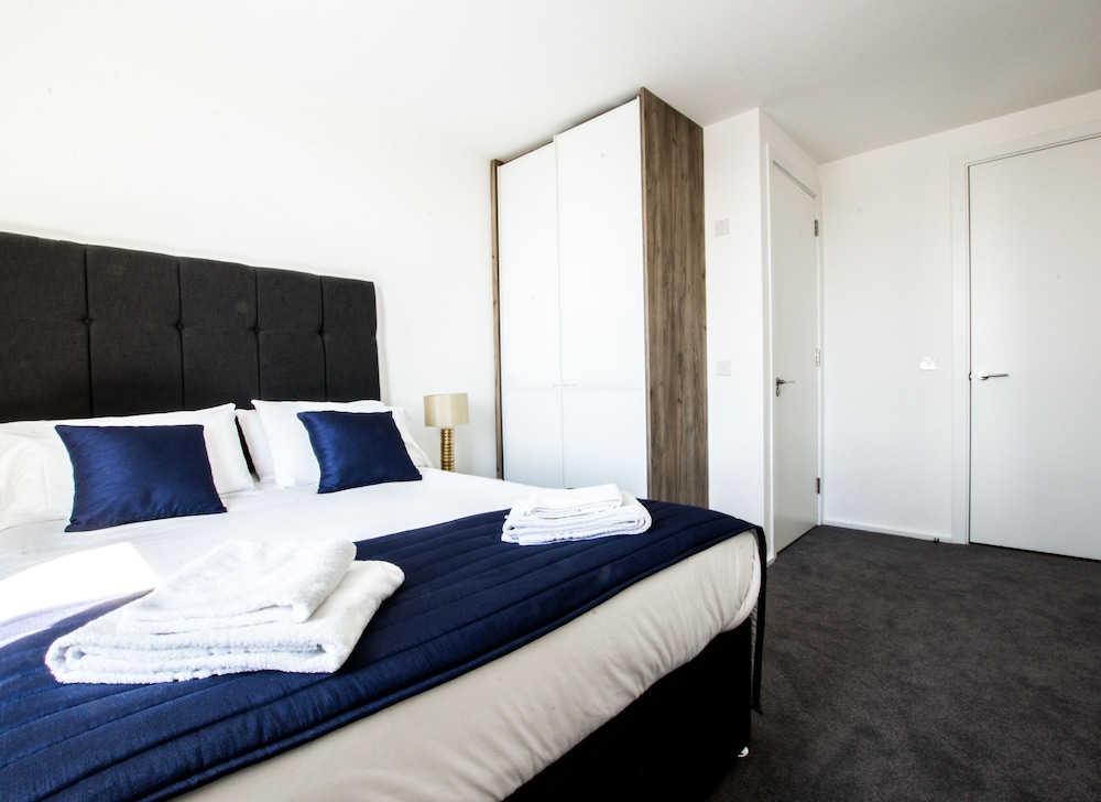 Millharbour Apartments By Charles Hope