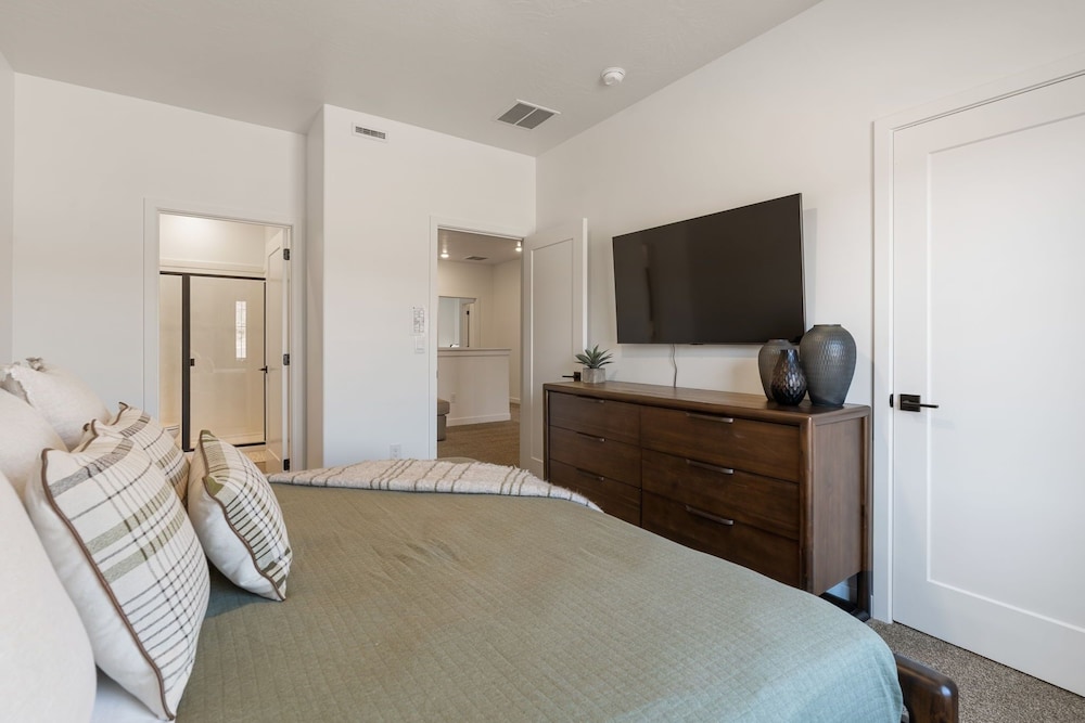 Ripple Retreat 4 Bedroom Townhouse