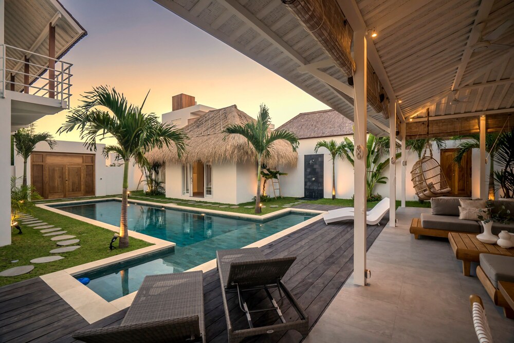 Villa Makena by Alfred in Bali - Stunning Tropical 6BD Villa Near the Beach