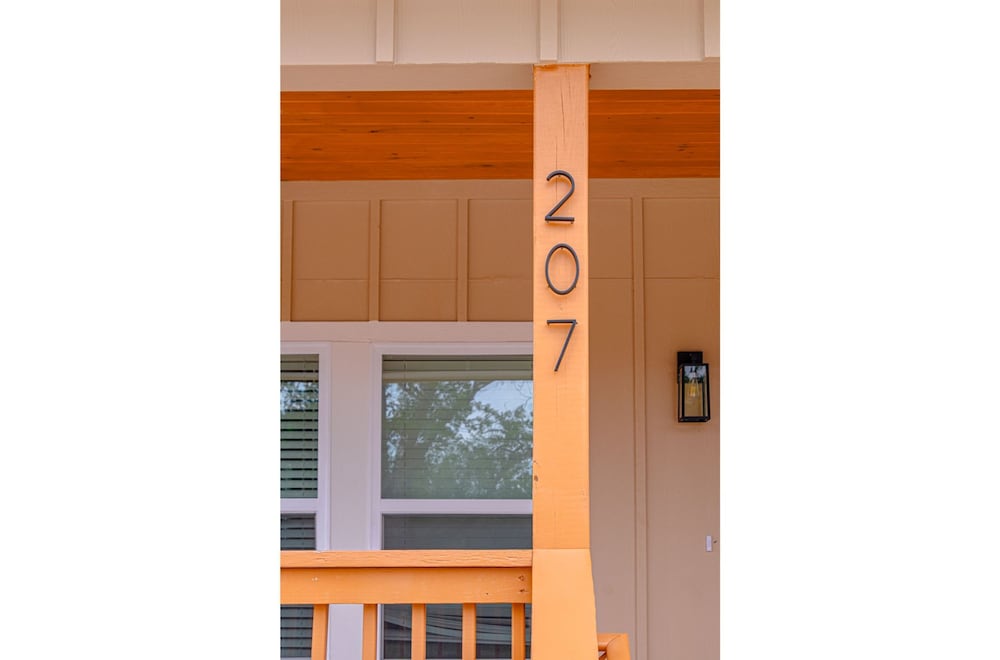 Generous 4BR 3BA Charmer Near Glorius Downtown