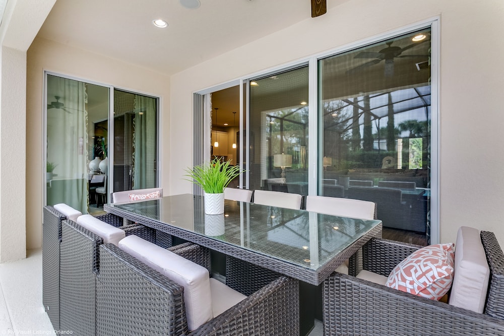 Spacious Home w/ Private Pool/spa! Sleeps 21