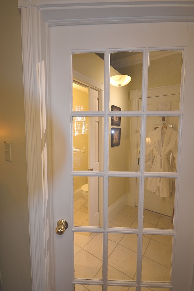 The Briarwood B&B