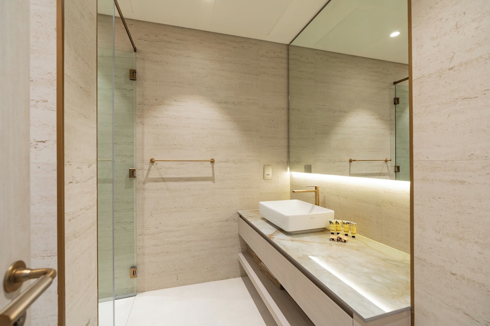 PVH - Sleek 1BR - Pearl House 1