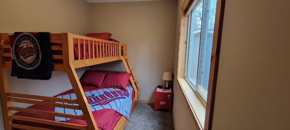 Moonlight Cove - Lakeside Lodge view 5