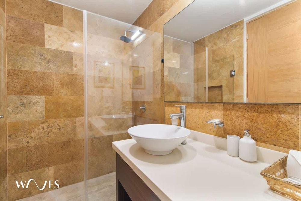 Luminous 1 Br. Steps Away From the Beach