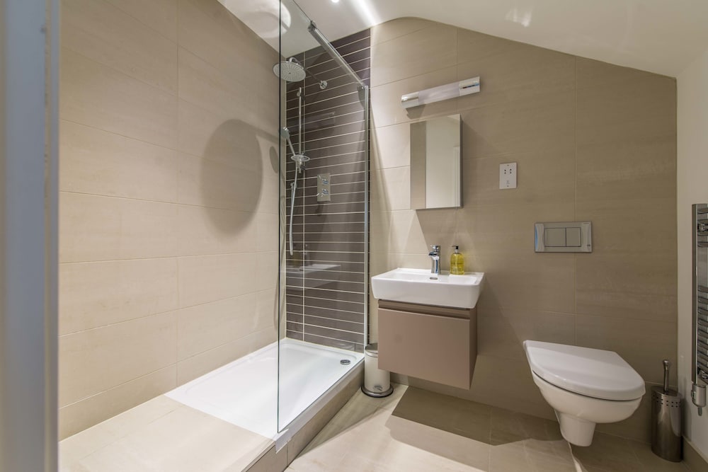 Hampden Apartments - The Victoria