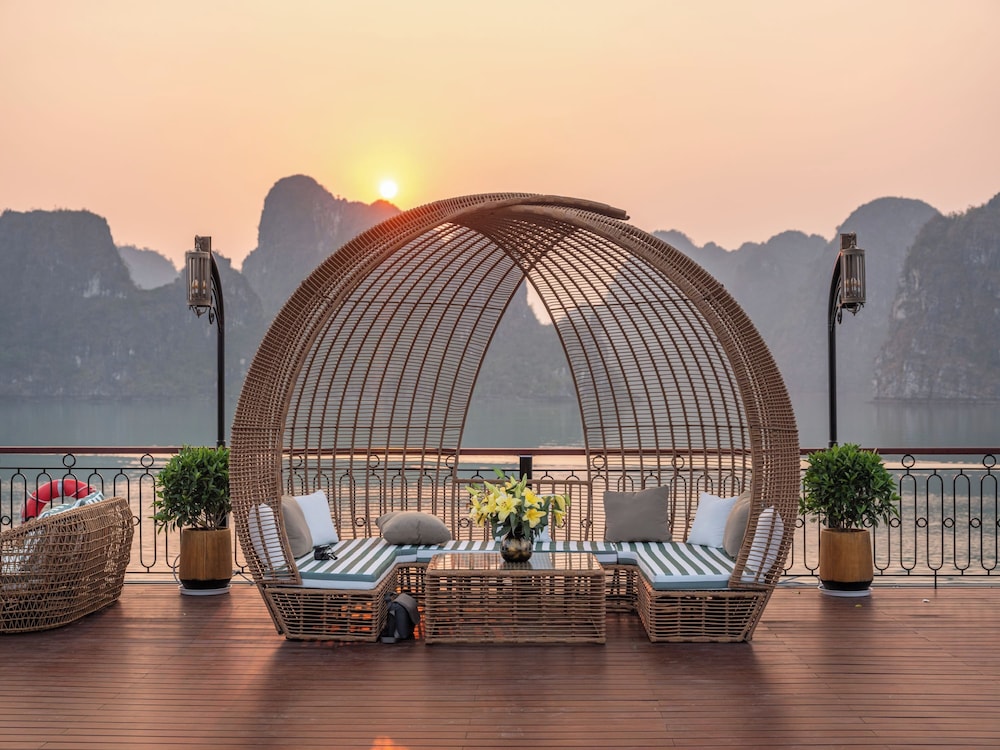Indochine Grand Lan Ha Bay