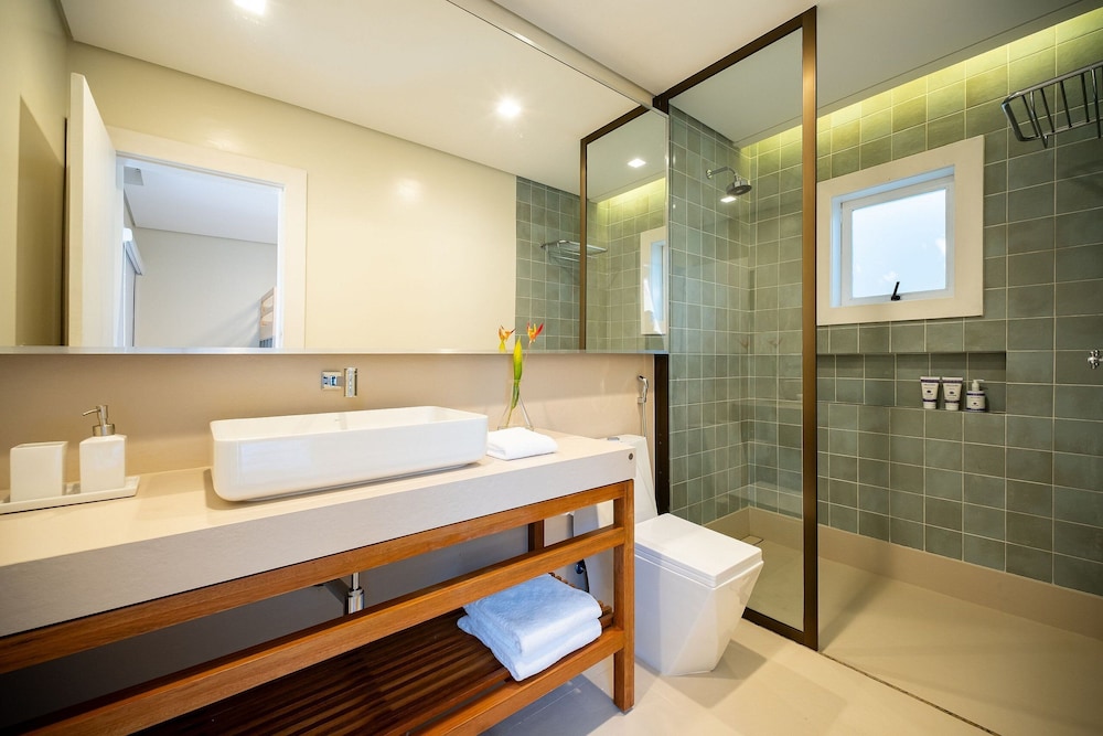Angra - Mombaça | Mansão Espetacular Beira-Mar, 7 Suites - por Casapē Rio