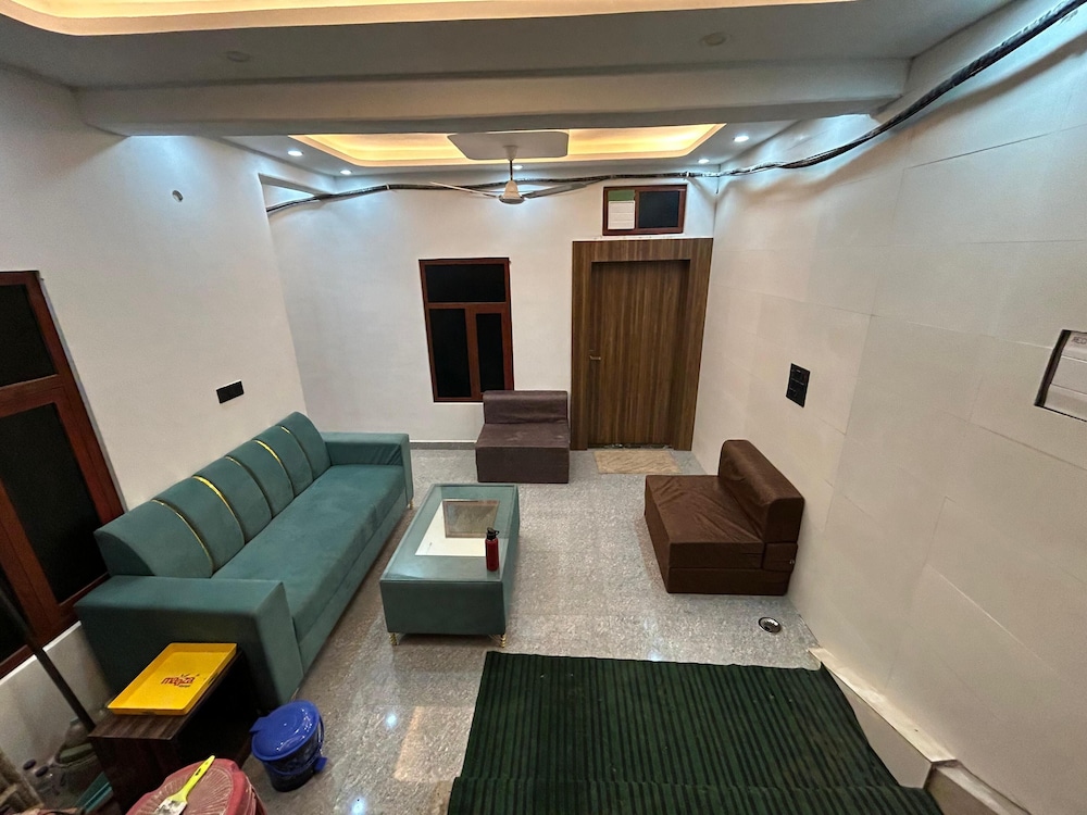 HOTEL JS INN