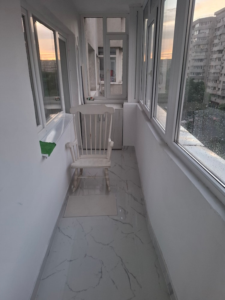 Apartment, 3 Rooms,nearby Piata Victoriei and Gara de Nord, Main Railwaystation