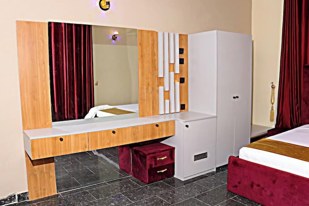 Deerex Luxury Apartments view 4