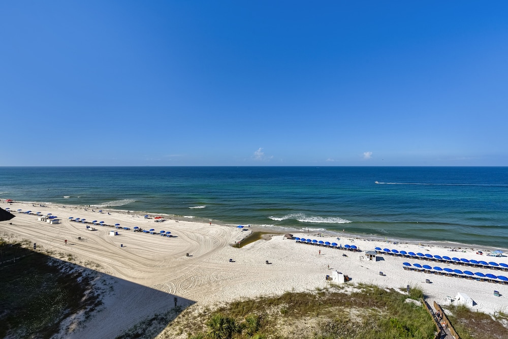 Grand Panama Beach Resort by Book That Condo