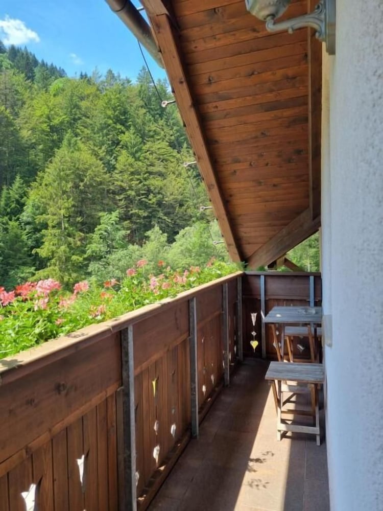 Apartmaji Pod macesnovo streho