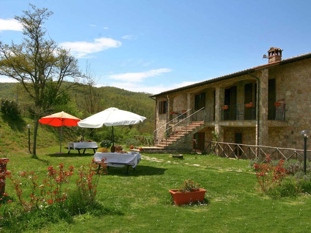 Farmhouse Near Lake Trasimeno With Pool photo 3