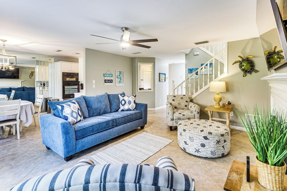 Steps to Ocean, Pool Access! Daytona Beach Gem