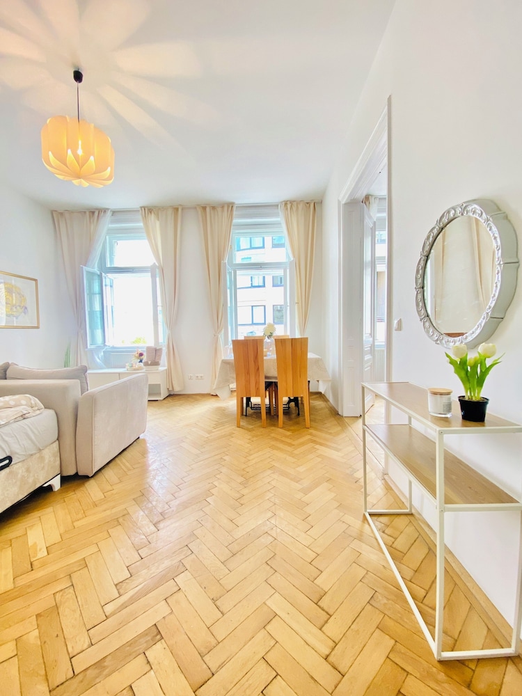 Affordable 2BR Apt For 6 Near Stadthalle